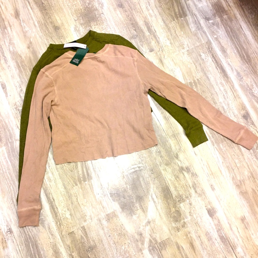 Woman’s long sleeve cropped thermal